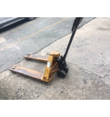 Sửa xe nâng tay tại sân bay Tân Sơn Nhất