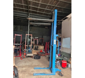 Nâng tay cao 2m5 tải 1 tấn  hoạt động bằng cơ