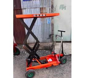 Xe nâng mặt bàn tải 350kg chế 4 bánh đặc mẫu xe kéo